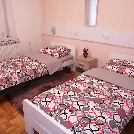 Guest house Dedic 4*